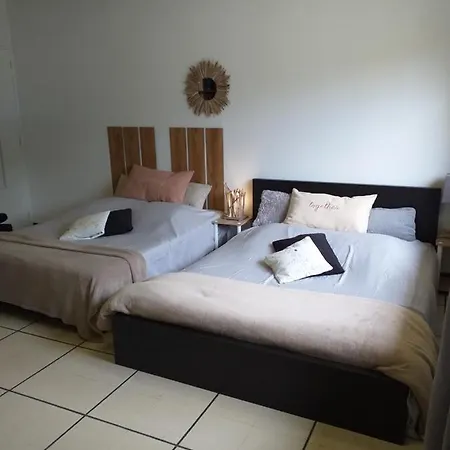 Chez Naomi Bed & Breakfast *